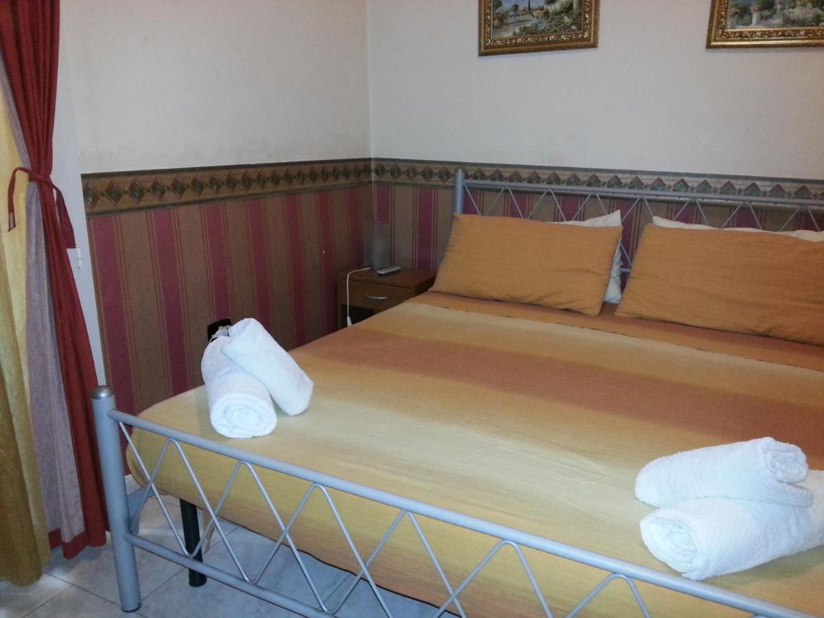 Astra Bed & Breakfast เนเปิลส์ ห้อง รูปภาพ